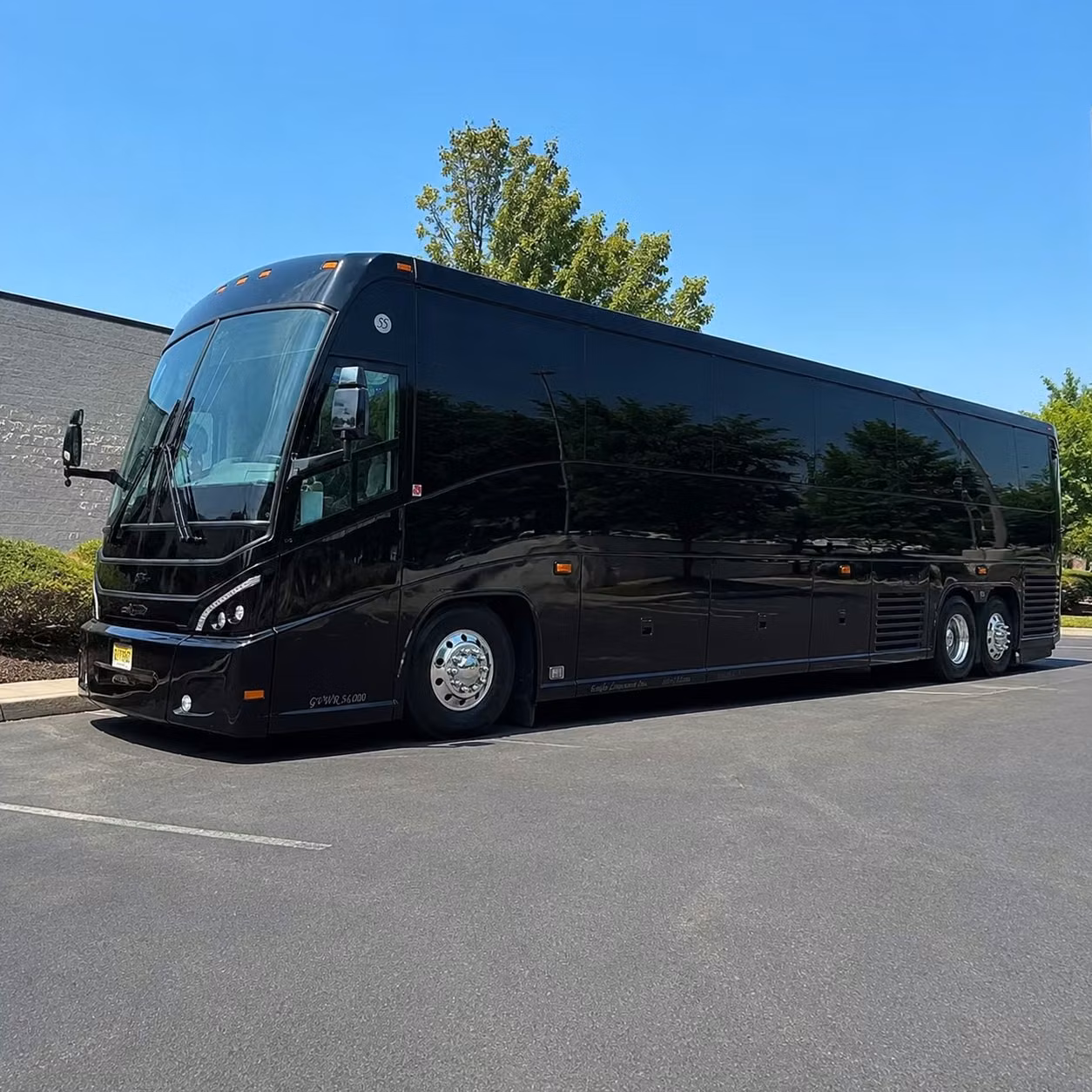 cross idaho and the pacific northwest with comfortable group transportation